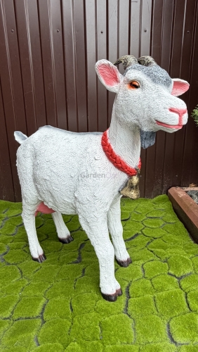 П-095 (Коза большая с колокольчиком фигура из полистоуна H-80 см L-80 см.)