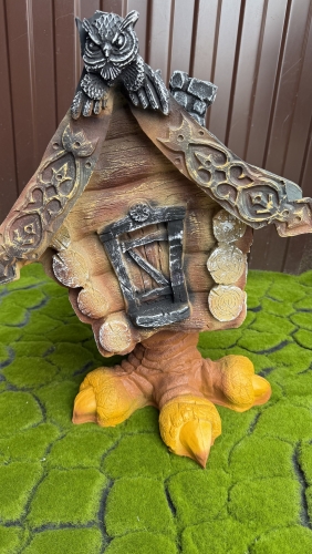 П-098 (Избушка фигура из полистоуна H-60 см.)